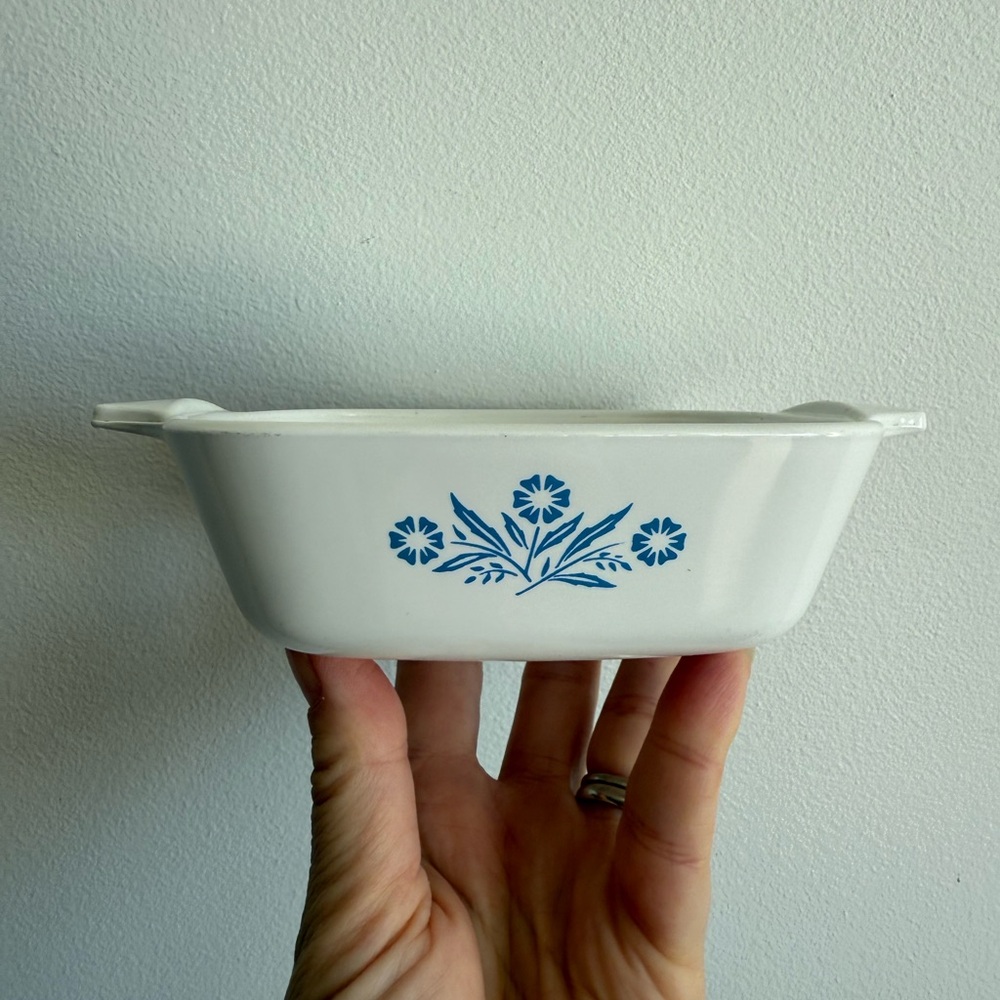 Vintage Corning Ware 1.5 cup dish